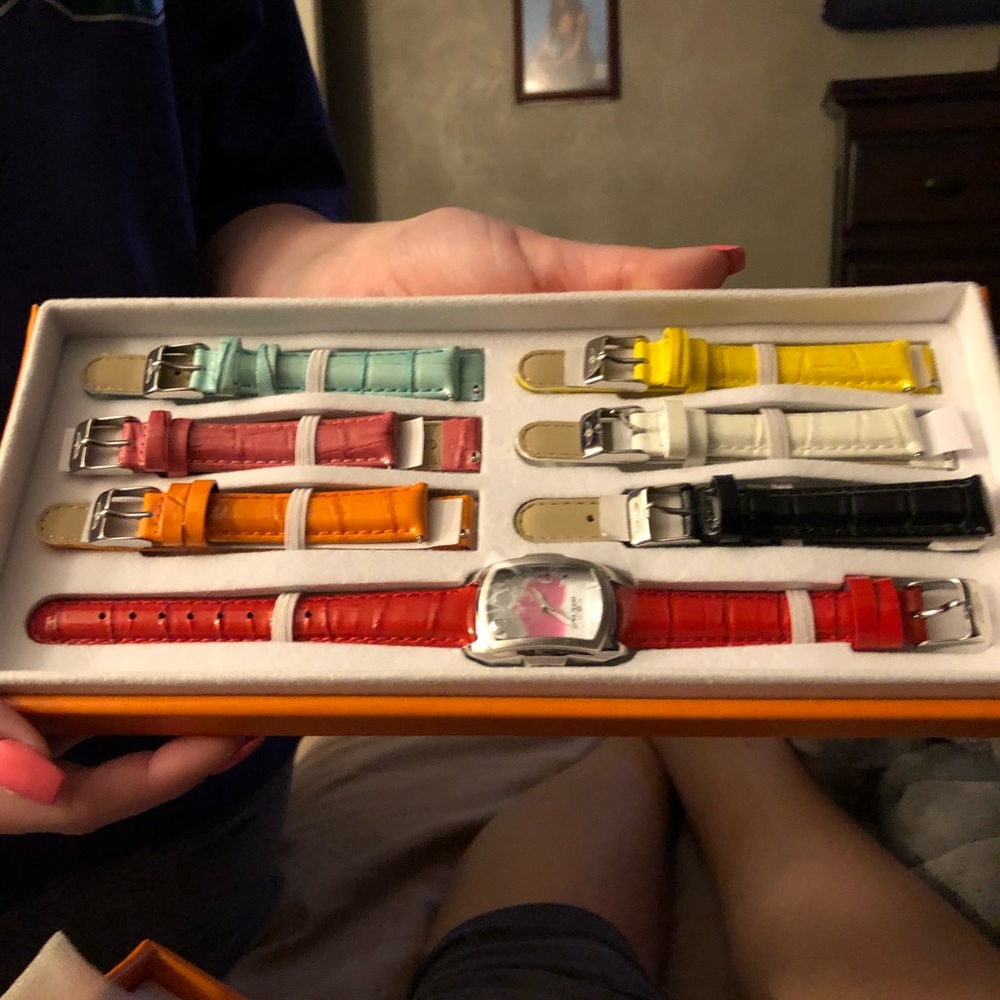 INVICTA Peace and love watch